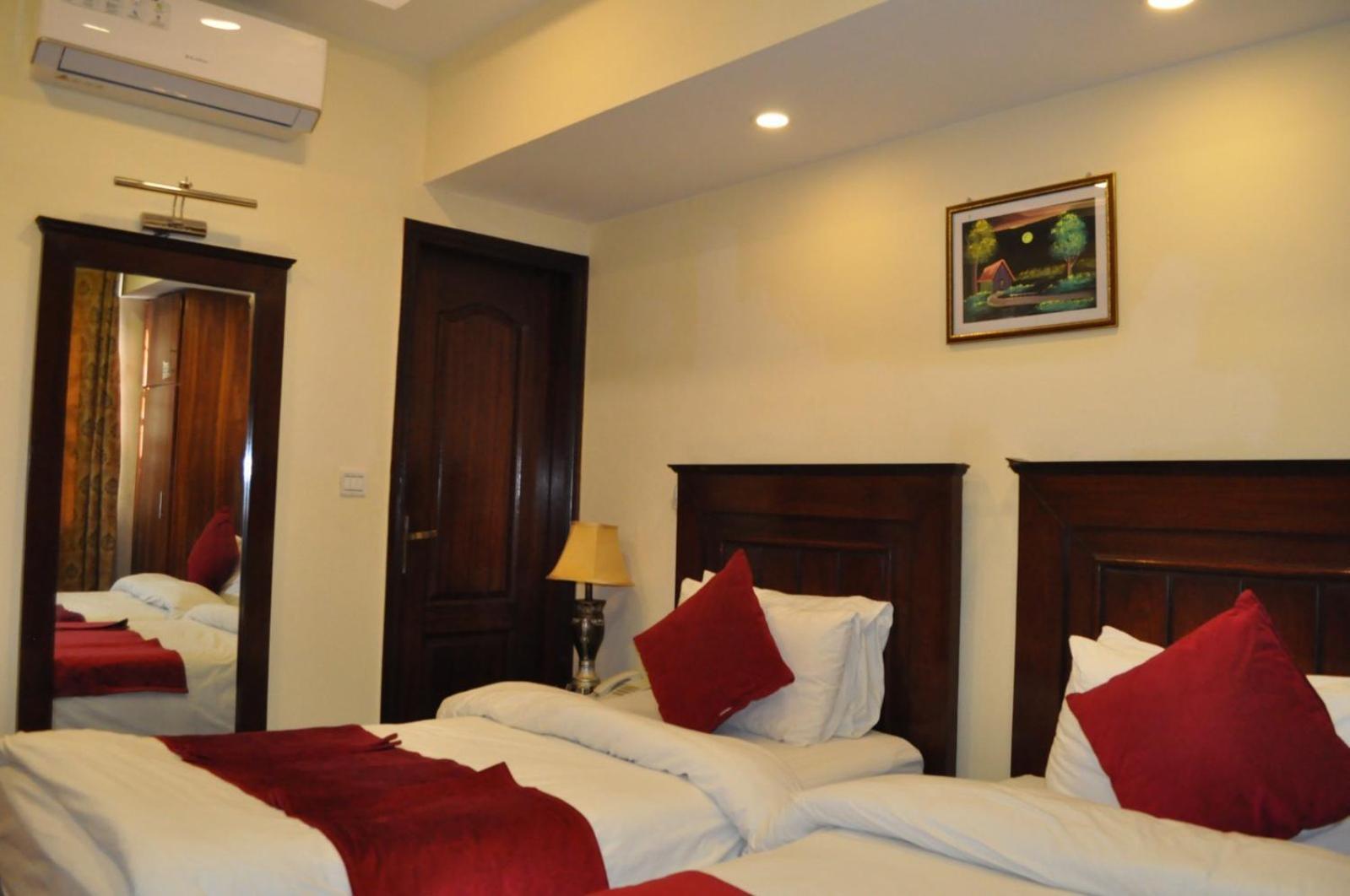 Diplomat Hotel Islamabad Esterno foto