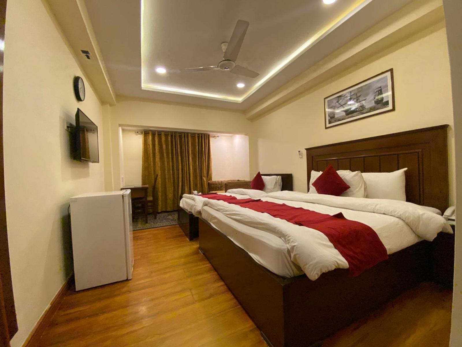 Diplomat Hotel Islamabad Esterno foto