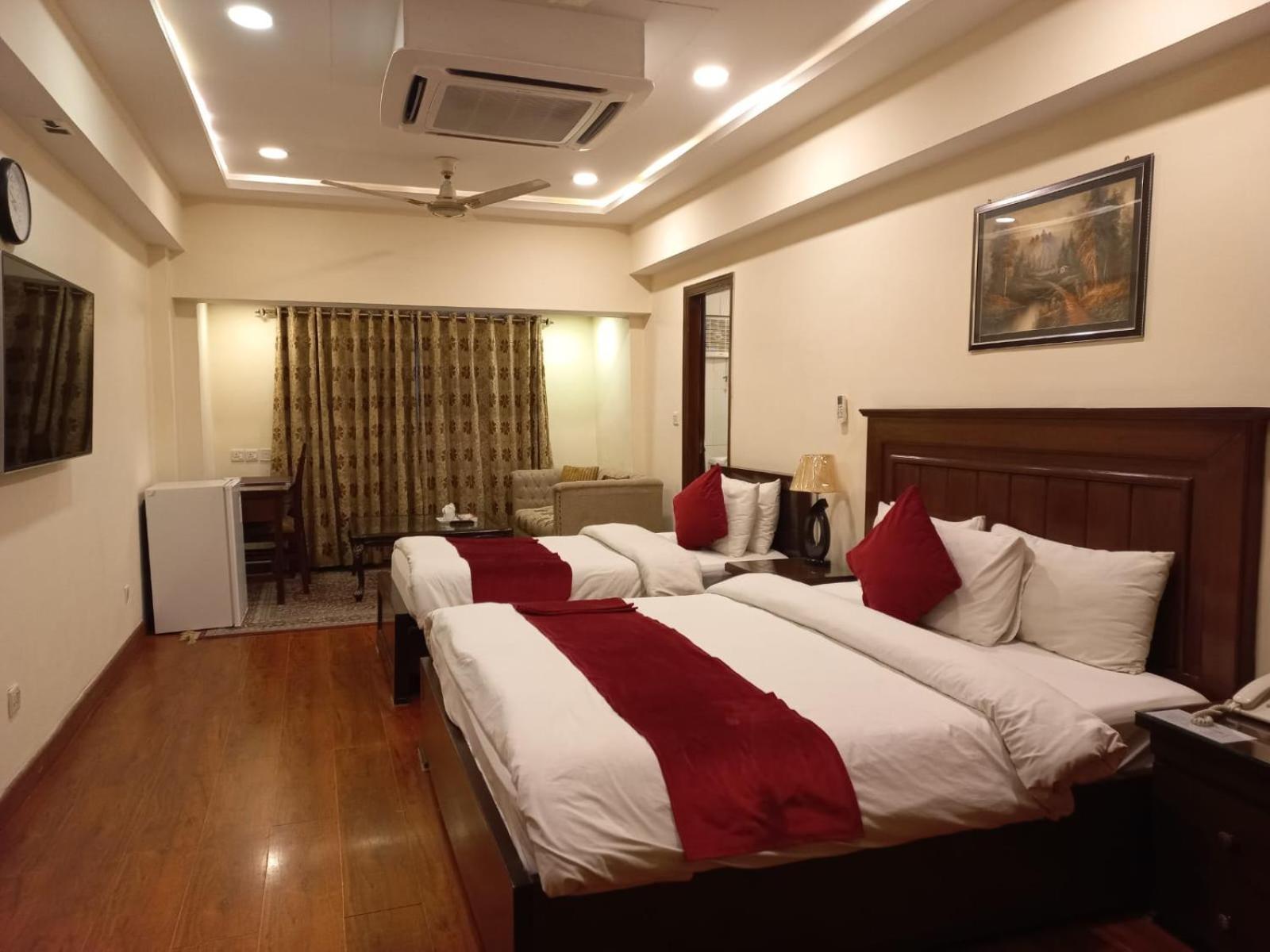 Diplomat Hotel Islamabad Esterno foto