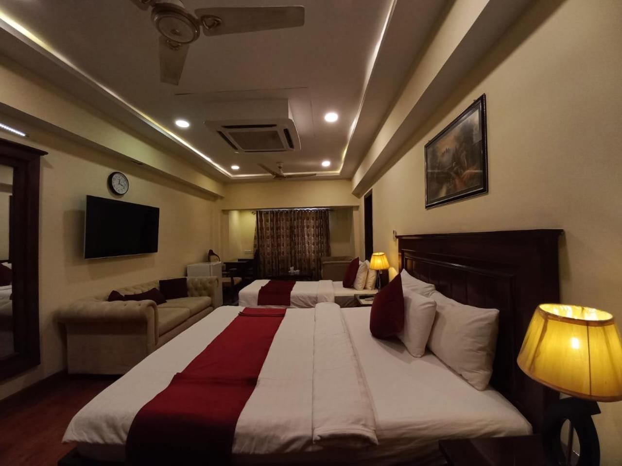 Diplomat Hotel Islamabad Esterno foto